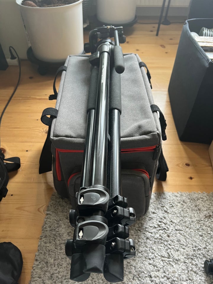 Manfrotto tripod, Manfrotto,