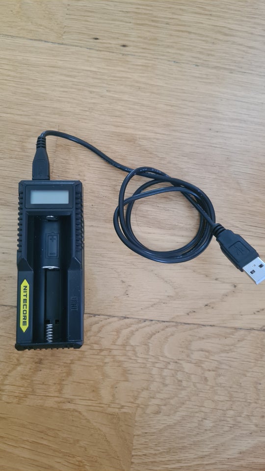 Batterioplader Nitecore UM10