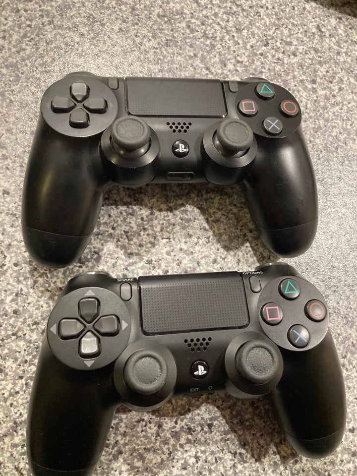 Playstation 4, Ps4 controllere