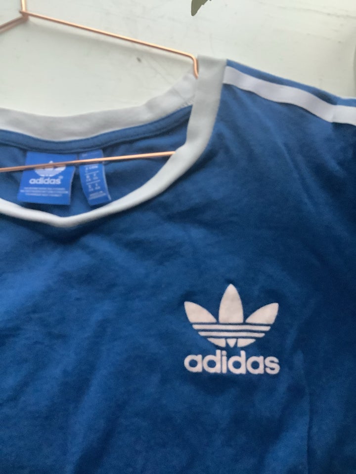 Fitnesstøj, Retro Adidas T-shift,