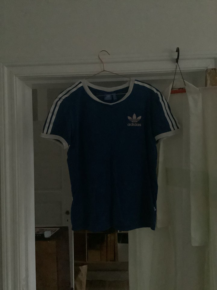 Fitnesstøj, Retro Adidas T-shift,