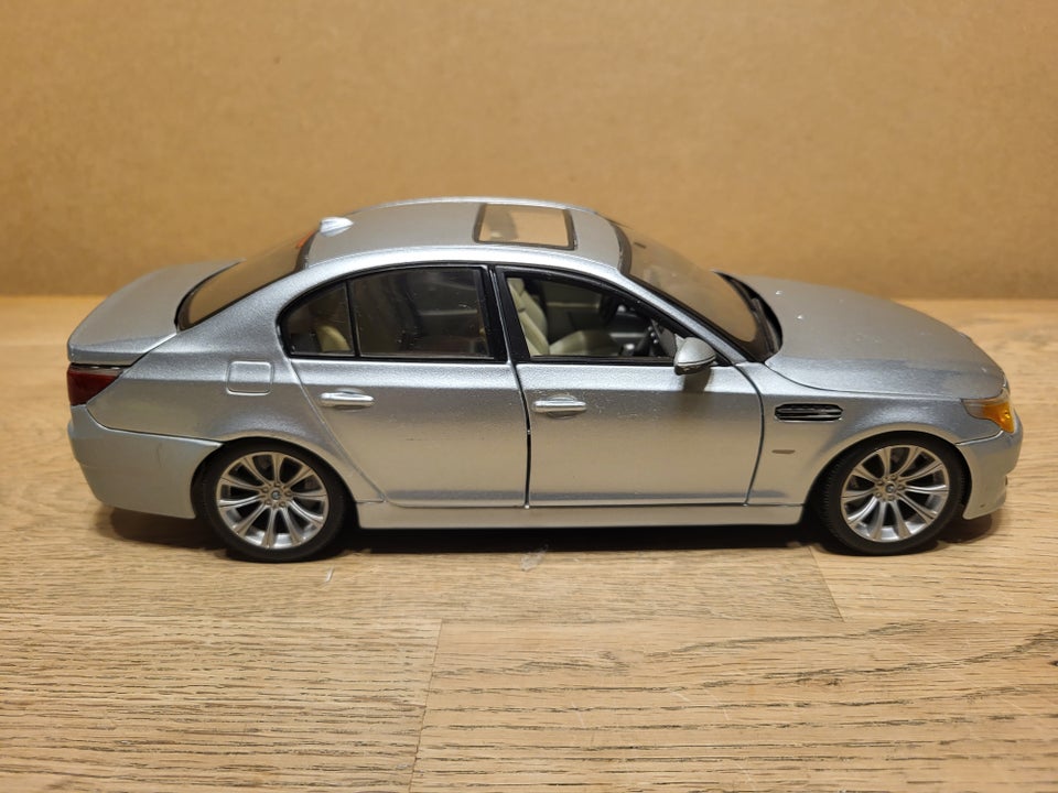 Modelbil, BMW M5 Silver Metallic,