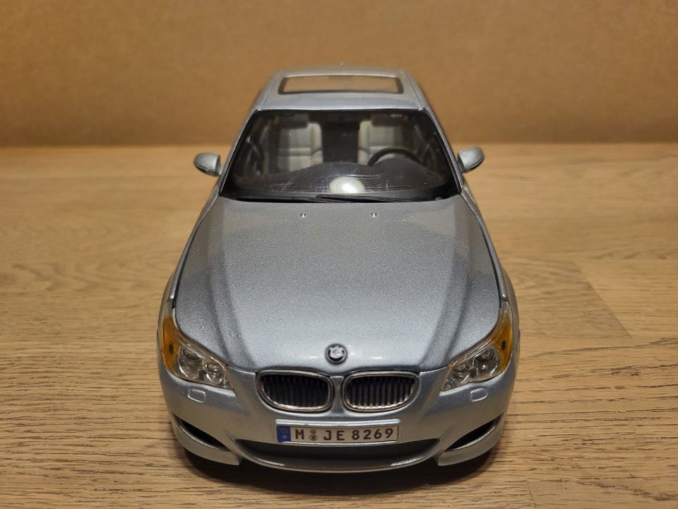 Modelbil, BMW M5 Silver Metallic,