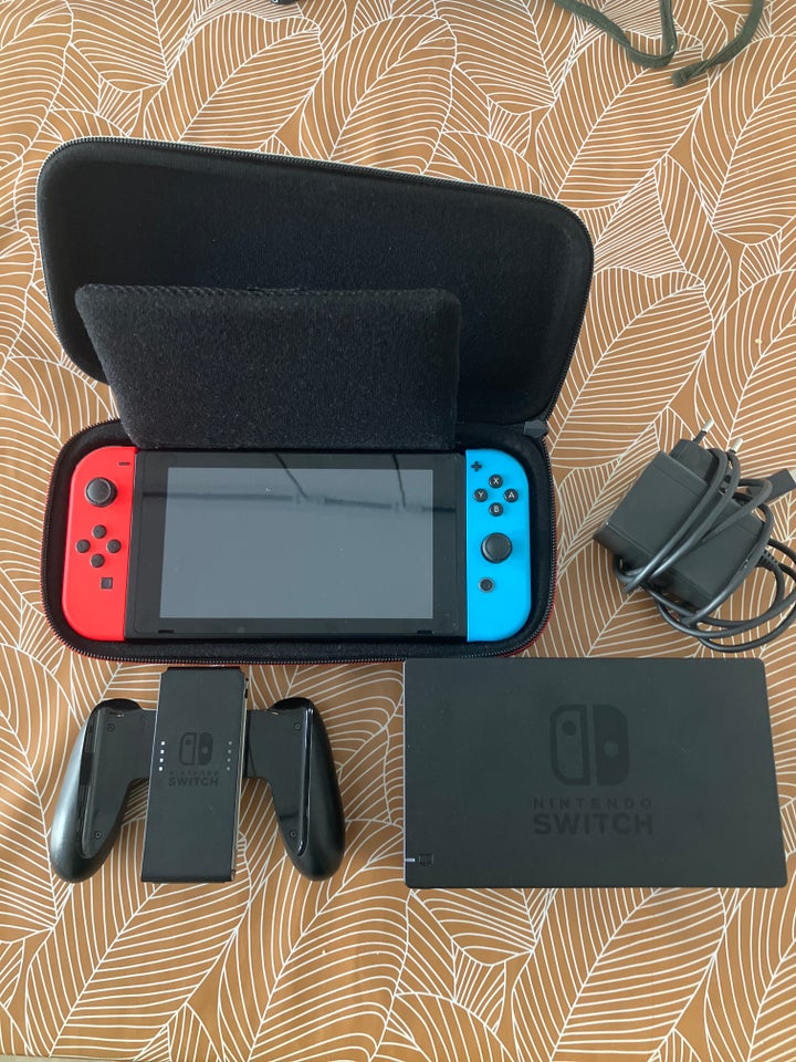 Nintendo Switch, V1, God