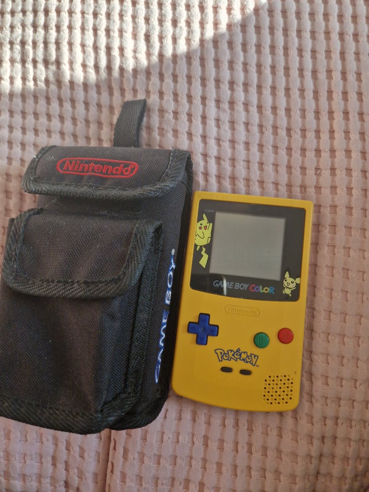 Nintendo Game Boy Color, Pokemon