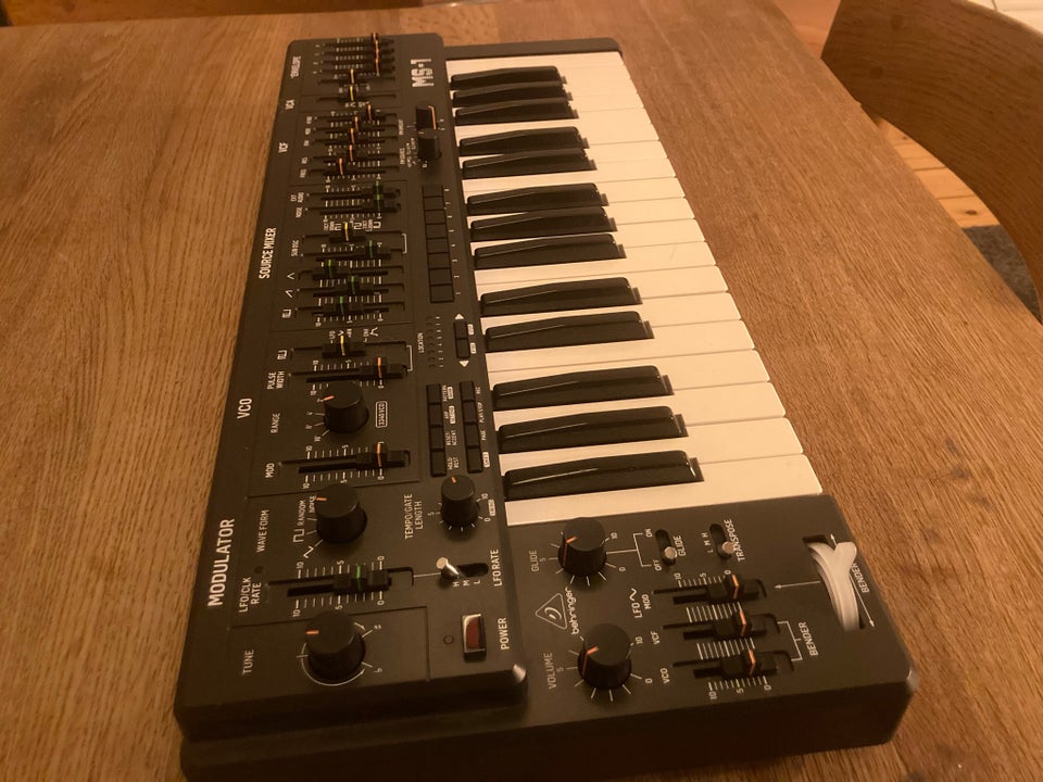 Synthesizer, Behringer MS-1