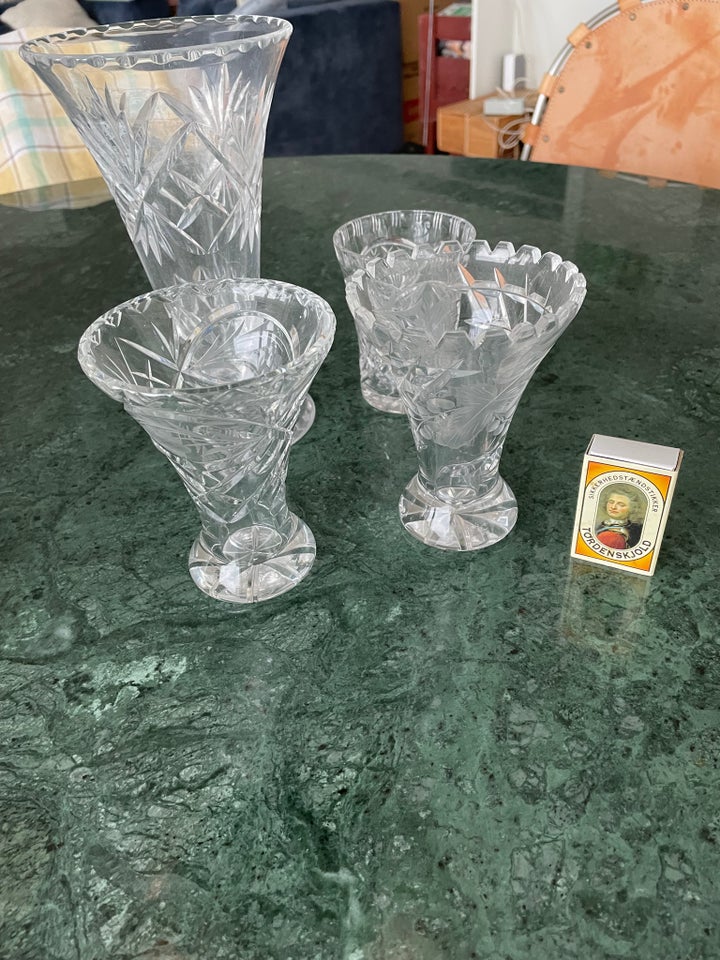 Vase 4 forskellige gamle