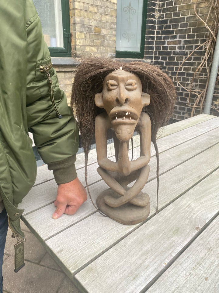 Afrikansk skulptur, Ved ikke,