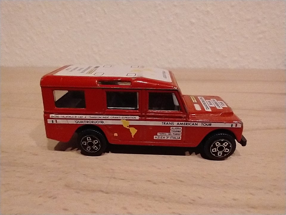 Modelbil, Burago Land Rover, skala