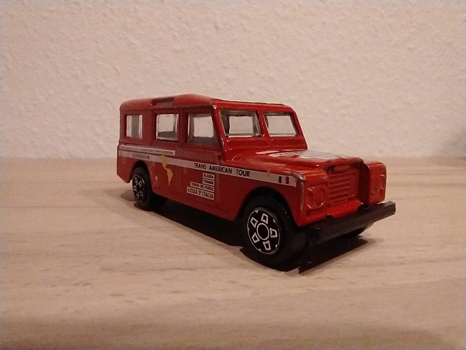 Modelbil, Burago Land Rover, skala