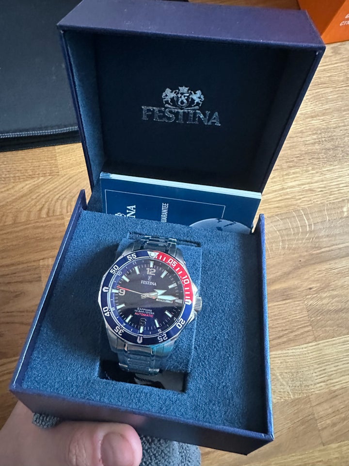 Herreur, Festina