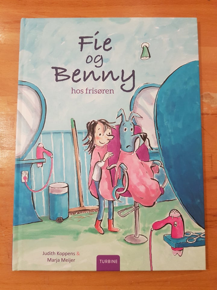 Fie og Benny hos frisøren, Judith