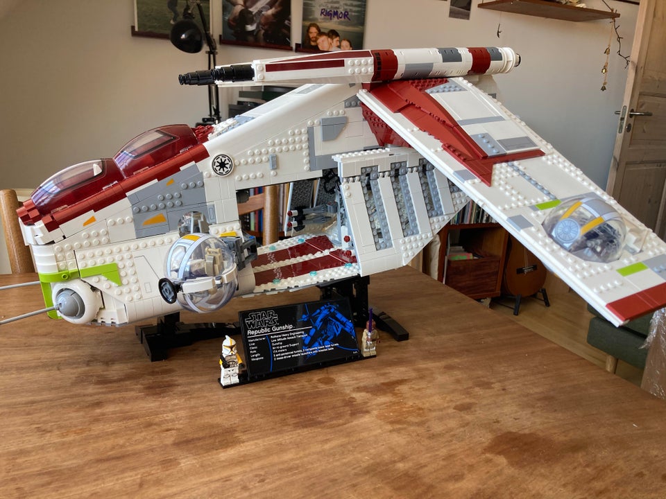 Lego Star Wars 75309 Republic