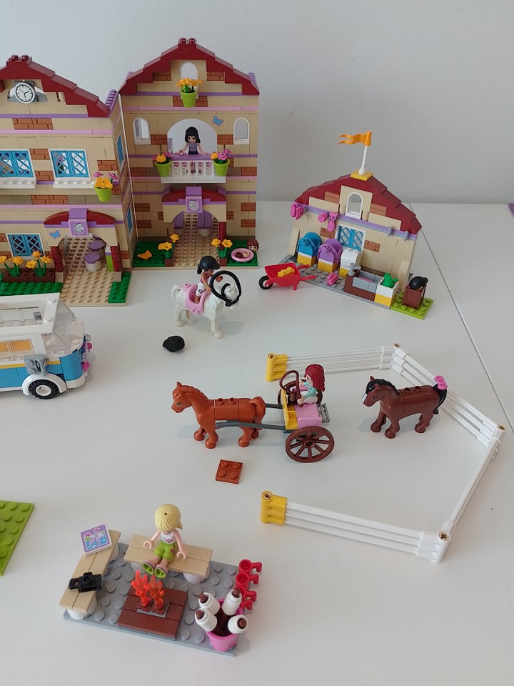 Lego Friends, Sommer rideskole