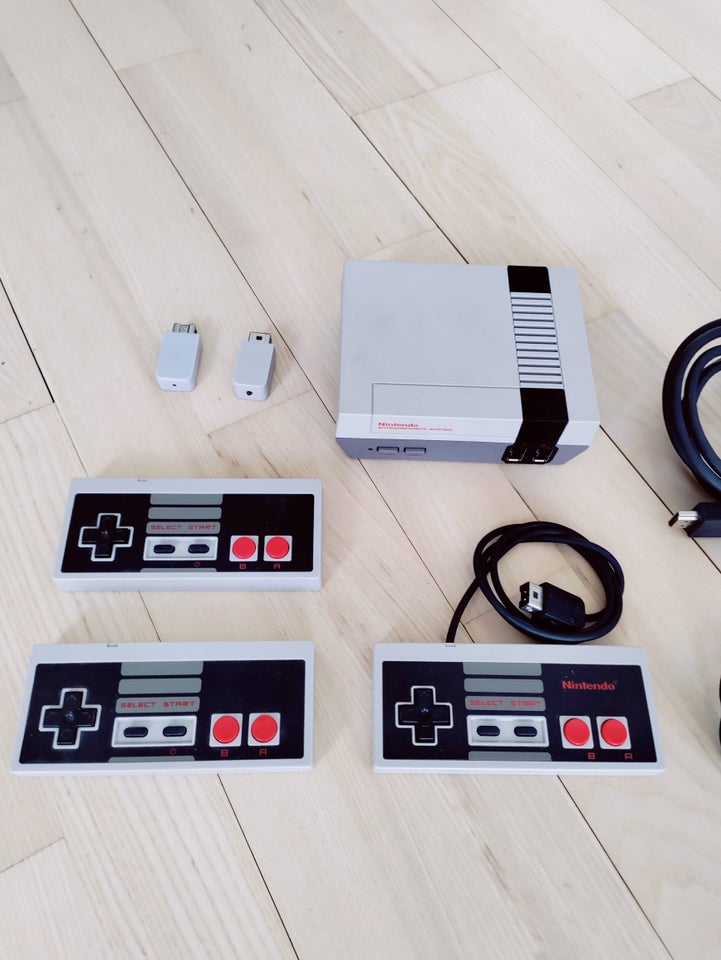 Nintendo NES, Mini HD med 658 spil,