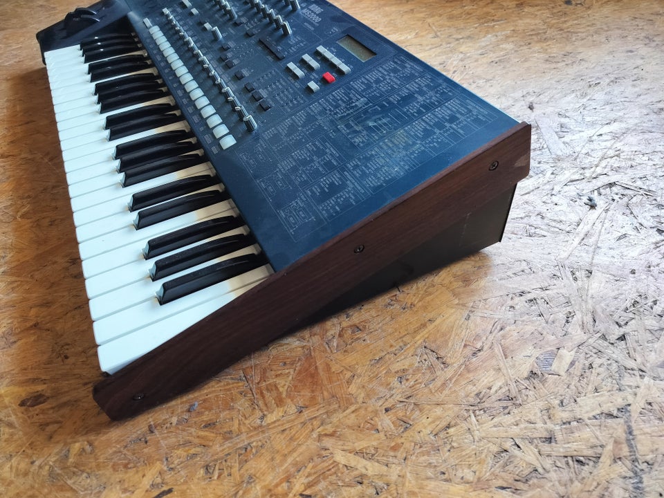 Synthesizer, Korg MS2000