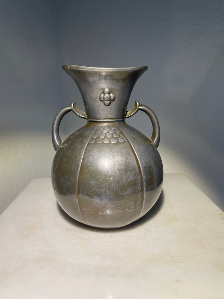 Vase, Vase af diskometal / ørevase,