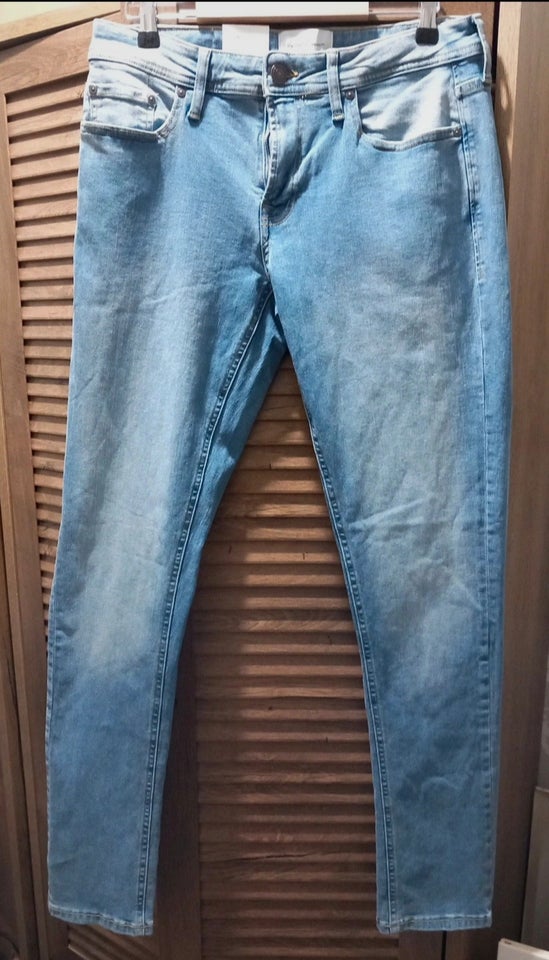 Jeans, Teeshoppen, str. 31