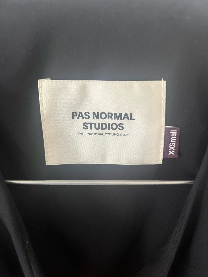 Vest Pas Normal Studios vest Pas