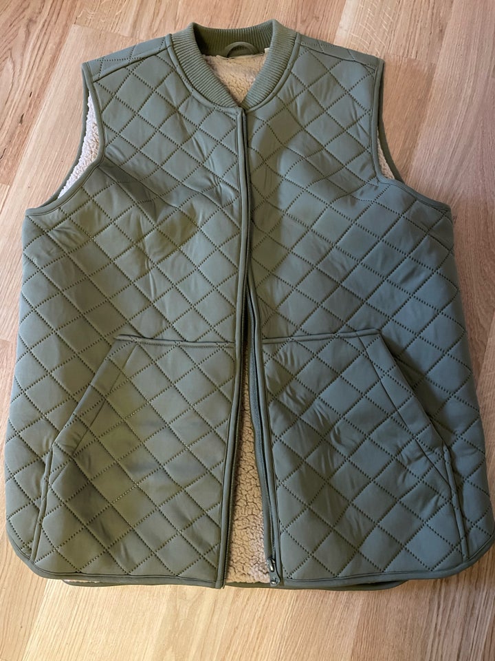 Vest, Vest, Wheat