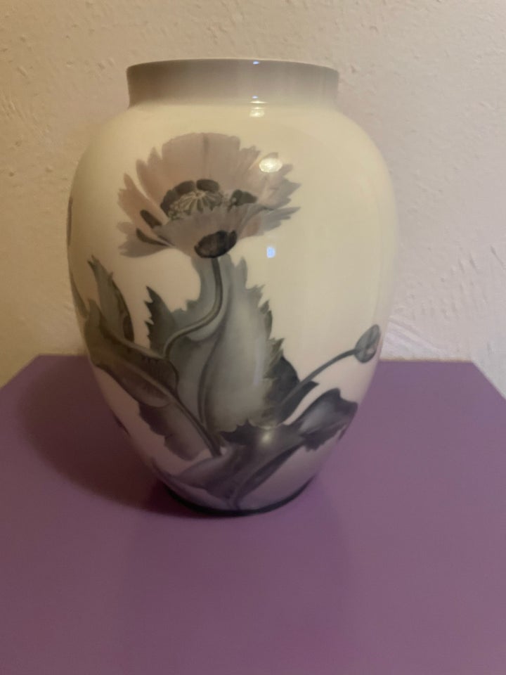 Bing  Grøndahl vase 27 x 21cm