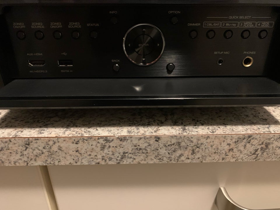 Denon AVC-X6700H 112 kanaler