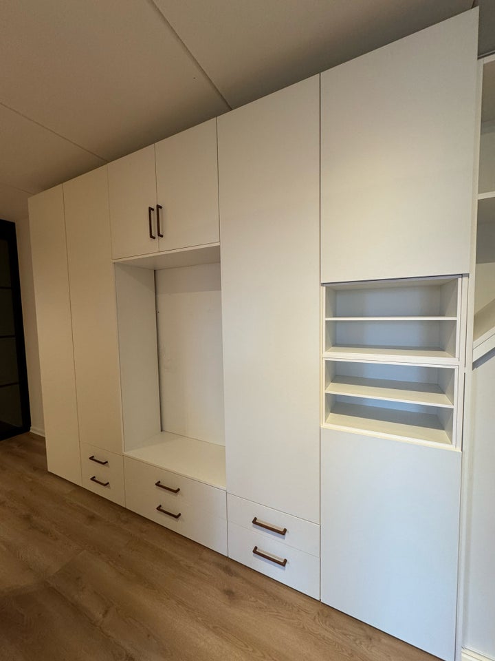 Garderobeskab, CPH Skabe, b: 340 d: