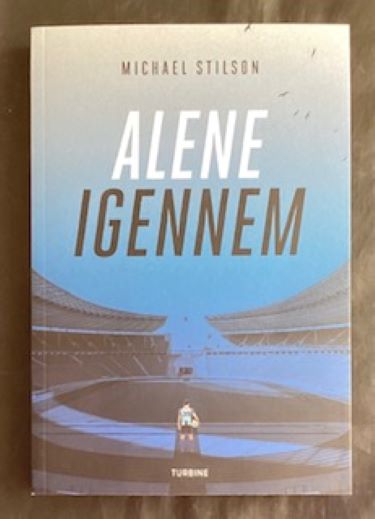 Alene igennem Michael Stilson