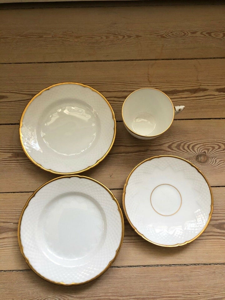 Porcelæn Kop underkop og 2