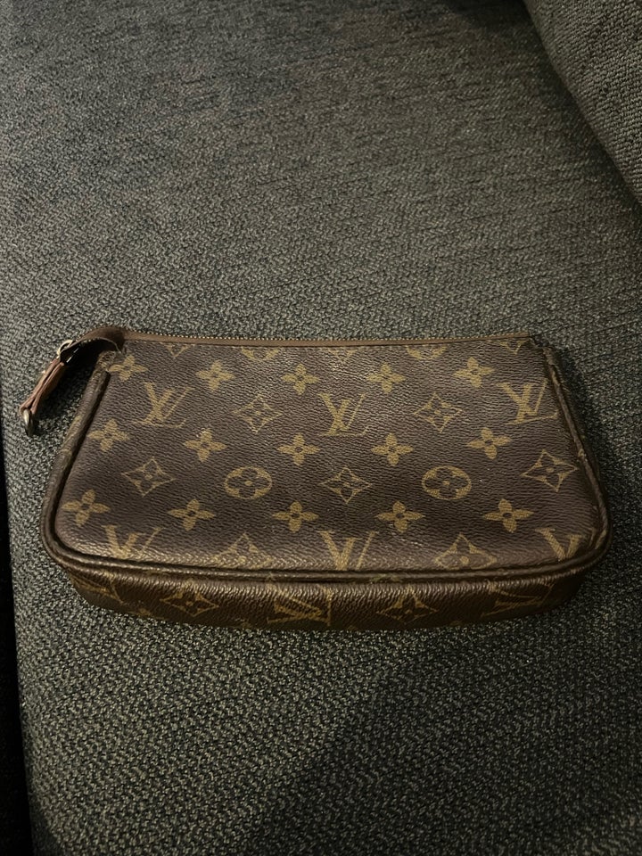 Toilettaske, Louis Vuitton