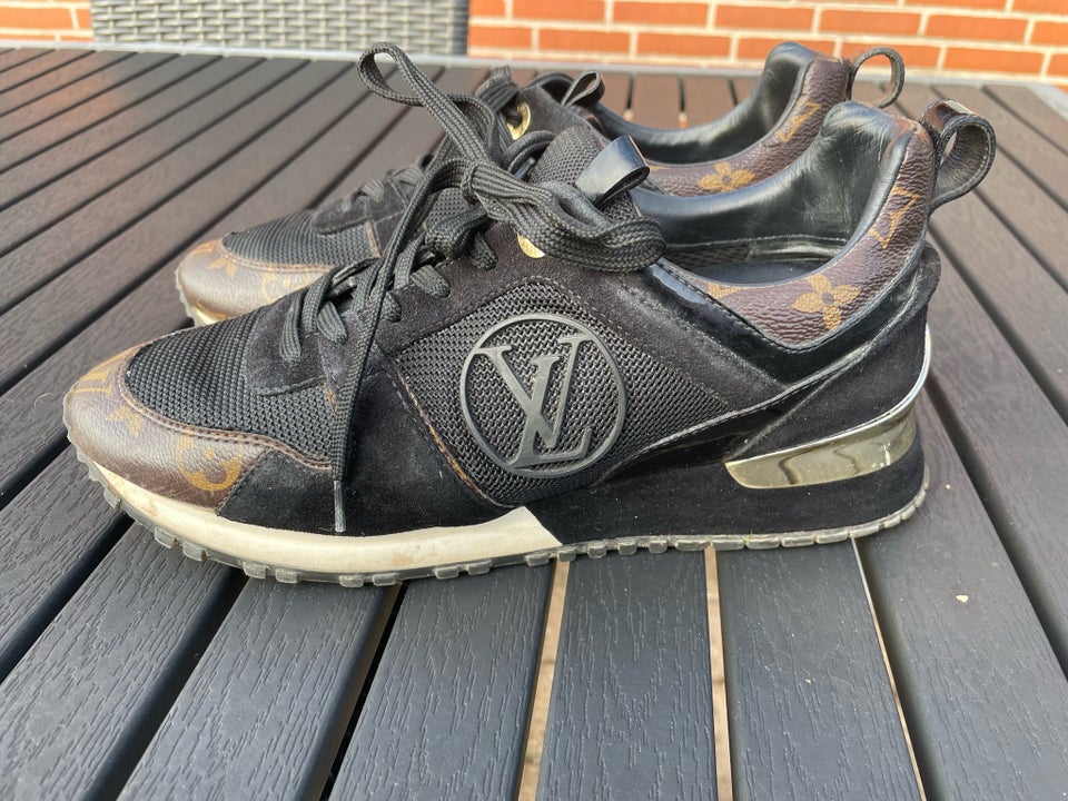 Sneakers, str. 37, Louis Vuitton