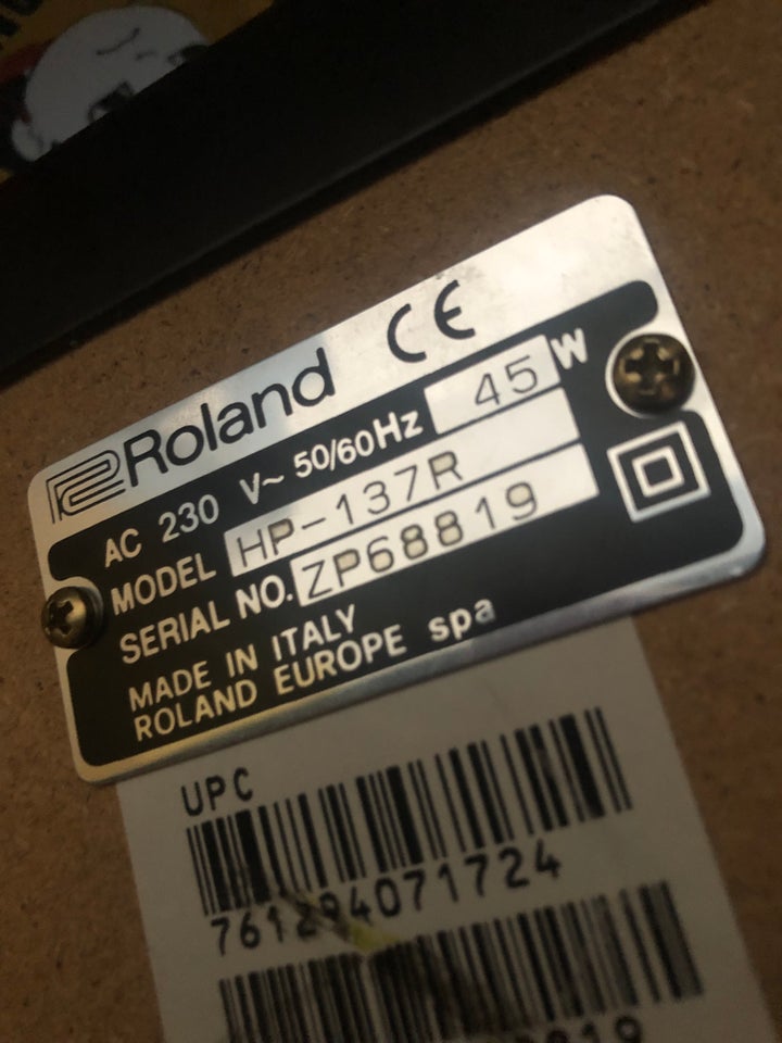 Roland HP-137R Elklaver