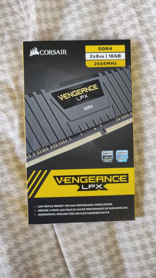 Corsair DDR4 SDRAM anden