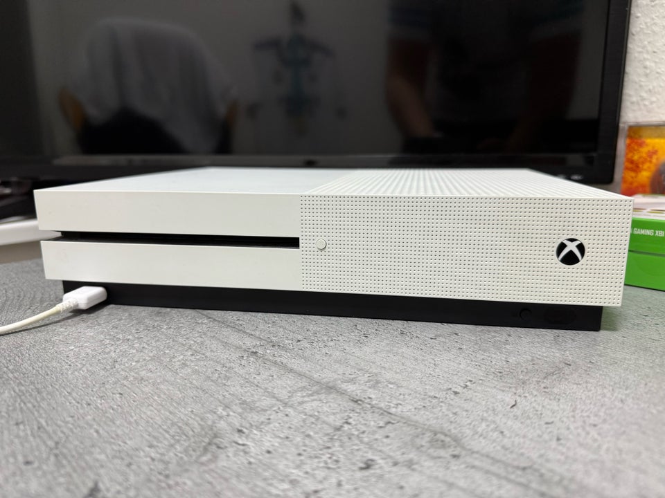 Xbox One S, Xbox One S , God