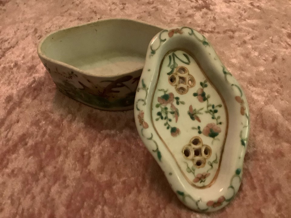 Kinesisk “ Cricket Box” Porcelæn