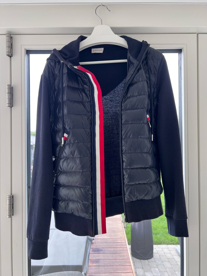 Andet, str. 34, Moncler