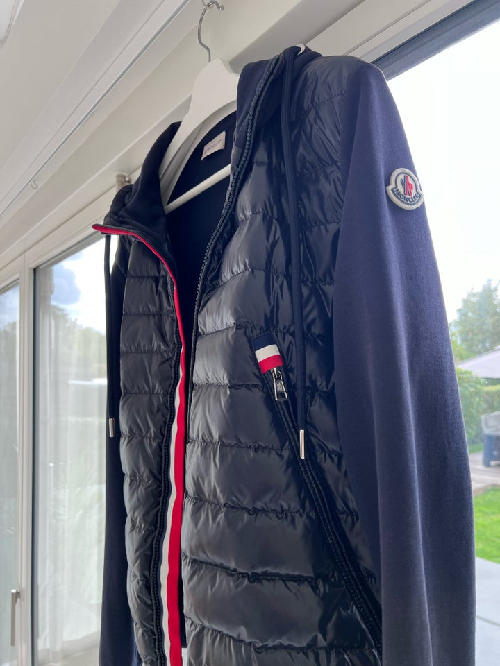 Andet, str. 34, Moncler