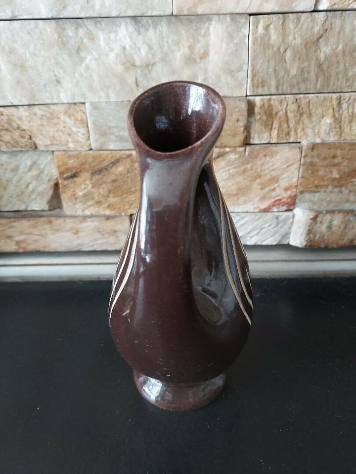 Andet Vase / kande