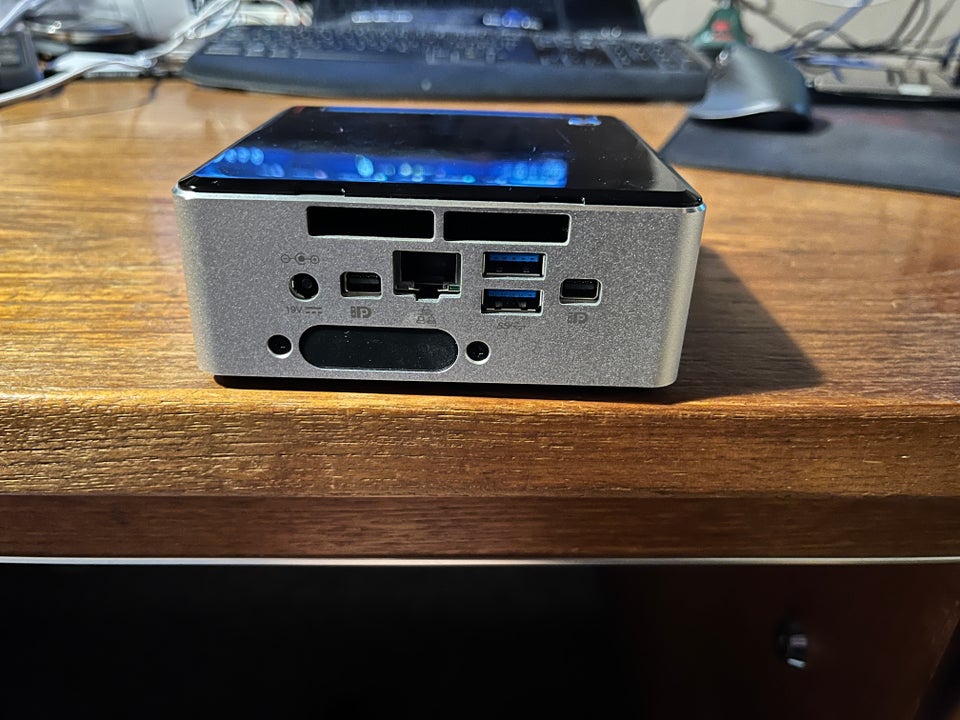 Intel, NUC, Core i5 2,3 Ghz