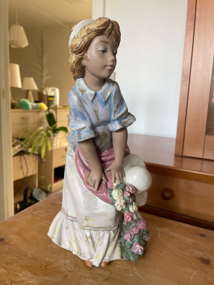 Porcelænsfigur, Porcelæn, 20 år