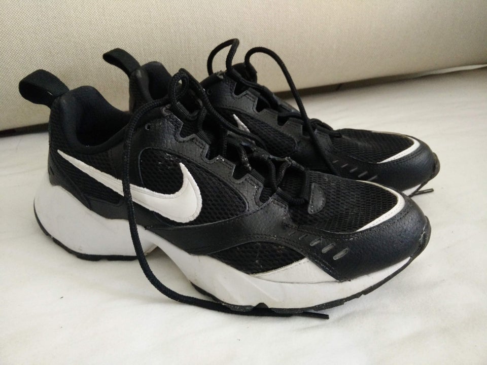 Sneakers str 41 Nike Air Heights