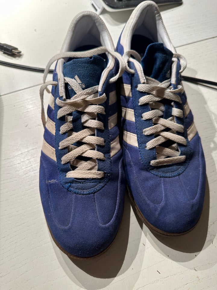 Håndboldsko, Adidas Spezial, str.