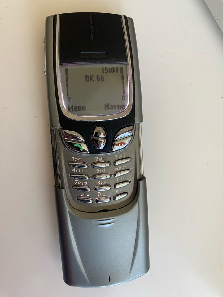 Nokia 8850, God