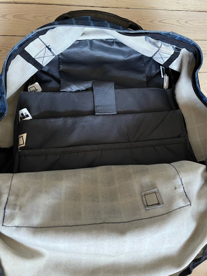 Skoletaske, Eastpak