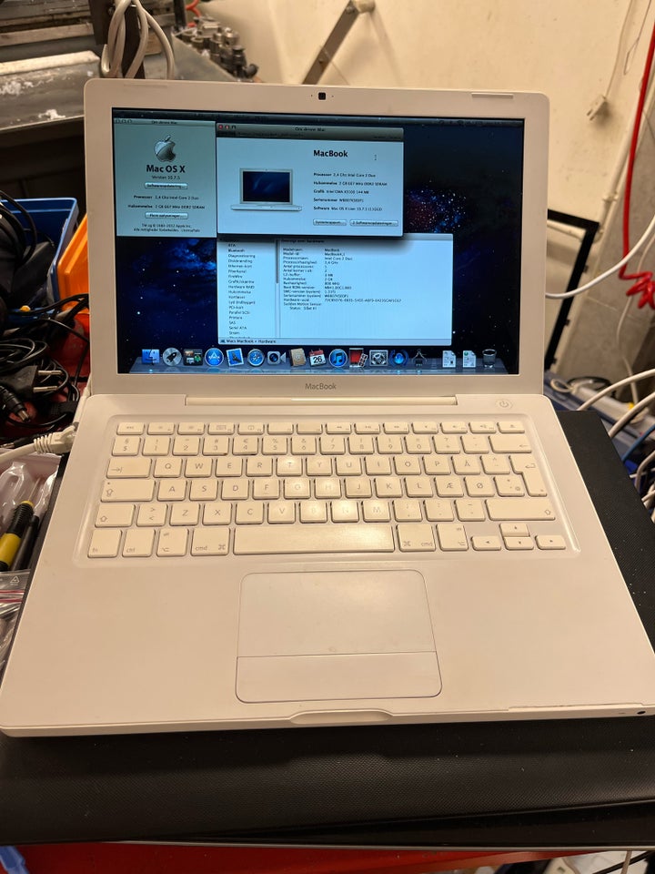 MacBook, MacBook White A1181