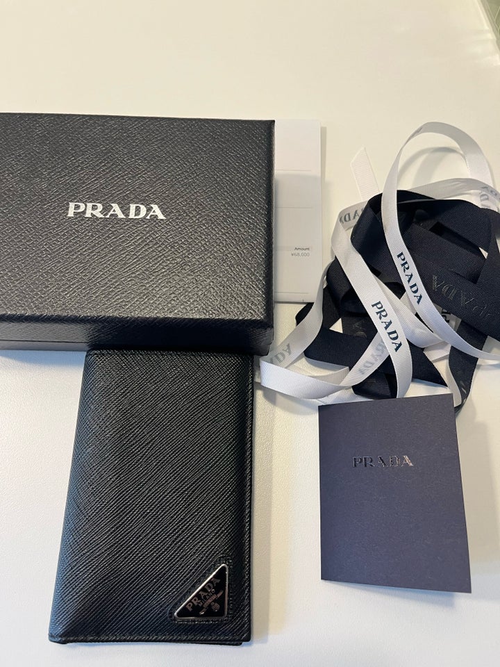 Pung, Prada