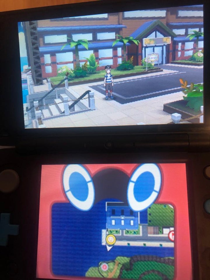 Nintendo 3DS New 2DXL + Pokemon Sun