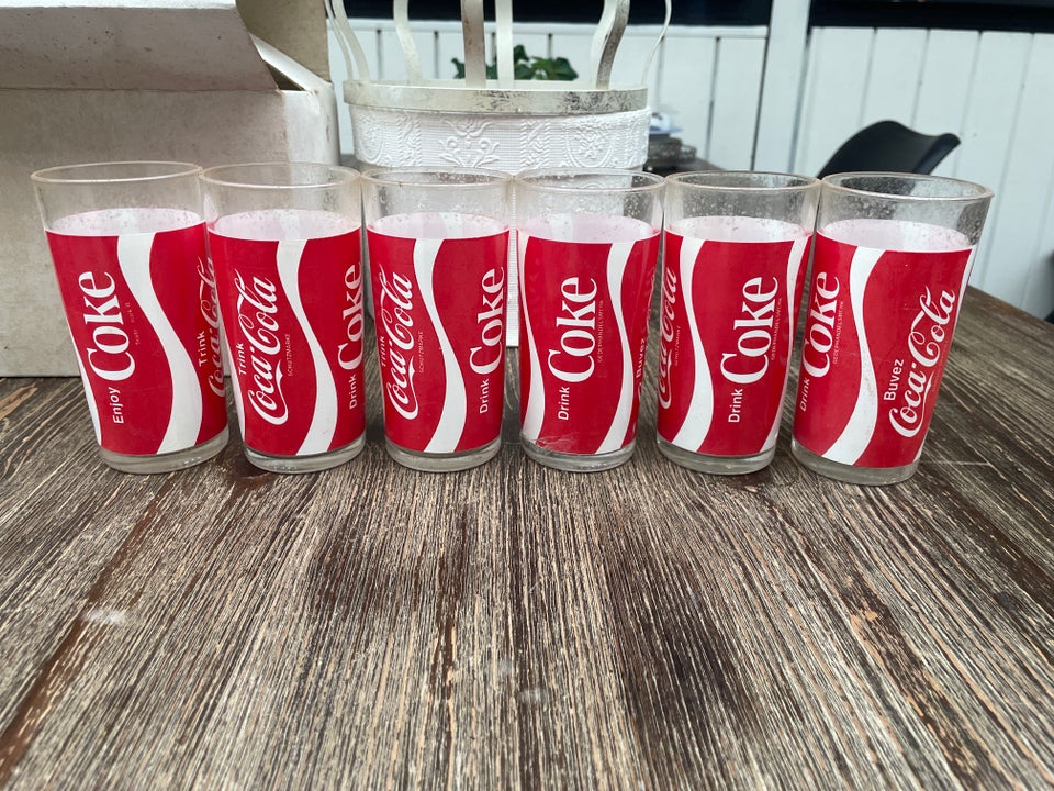 Coca Cola, Coca Cola Glas