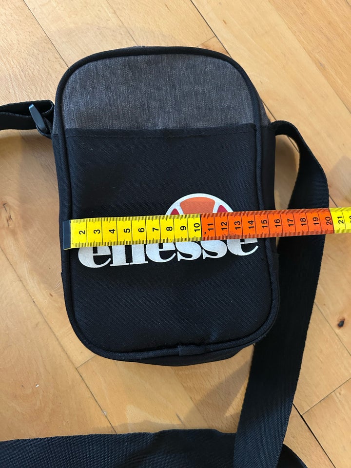 Crossbody, Ellesse