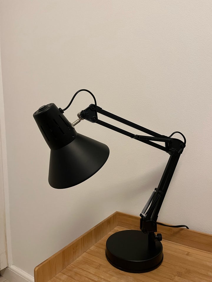 Arkitektlampe, Jysk